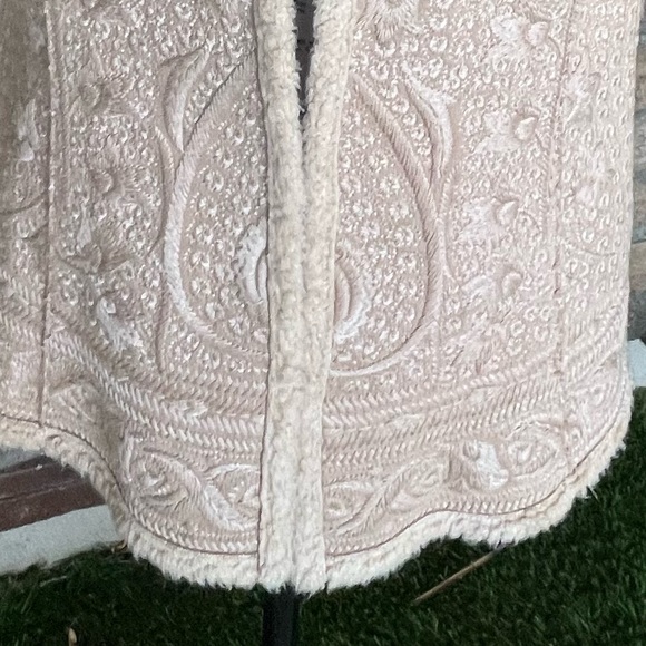 Beautiful Dana Buchman Vest - Picture 11 of 16